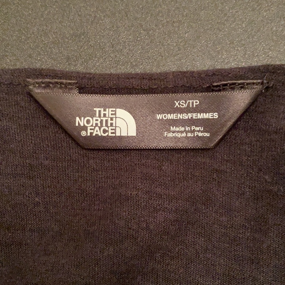 TNF lightweight pullover - Picture 3 of 5